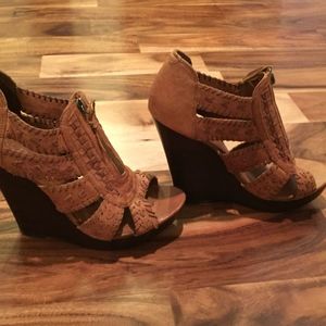 Brown leather Aldo wedges